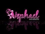 je me déshabille et me mets de la crème solaire partout, pour pouvoir m'exhiber nue dehors 1/16