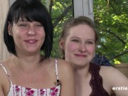 Zwei scharfe Mädels und ein besonderes Spielzeug... 16/16