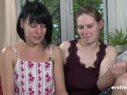 Zwei scharfe Mädels und ein besonderes Spielzeug... 3/16