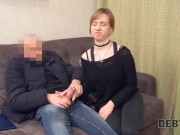 DEBT4k. Mann kommt zum russischen Schuldner und bohrt bald rasierte Muschi 7/16