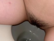 友達の家のトイレでおしっこ撮影 6/16