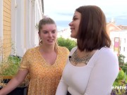 Marina und Natascha schenken sich ein orgasmisches Feuerwerk 6/16