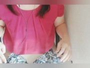 【人妻チャットオナニー】ブラを脱いで服の上から乳首をいじって最後は盛大にイっちゃうイケナイ奥様【ブログ見てね♪】