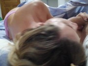 Ella me despierta para que le hidrate el pelo con leche. Le gusta tener el pelo hidratado :)  12/16