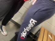 Шоппинг в торговом центре неожиданно закончился минетом в примерочной. 16/16