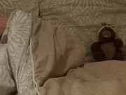 MessalineX reveille son compagnon. Masturbation, missionnaire, levrette et ejaculation sur le ventre 3/16