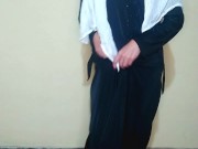 Busty chechen girl in hijab gets fun and bursts a balloons with high heels 14/16