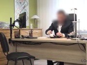 LOAN4K. Un mec aide une bombe coquine à payer sa chirurgie plastique 2/16