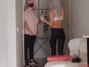 Pizza guy fucks oiled pussy during the live stream on Stripchat - Eva Elfie 5/16