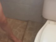  BAÑANDOSE y termina dandome una mamada 13/16