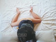 زوجة ساخنة شابة تشعر بالوحدة  Bare feet Muslim wife in hijab masturbates with pink vibrator at home  14/16