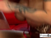 Big Tittied Babe Takes A Cock On Her Couch 10/16