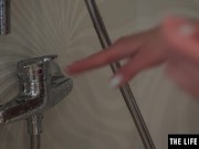 Voyeuristic pleasure as this gorgeous girl makes herself orgasm 5/16