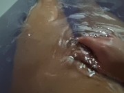 relax in the bath 2/16