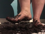 Sexy Girl with Lovely Feet TRAMPLES, SPLOSHES Her Cookies! 13/16