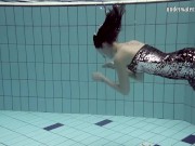 Loris Licicia bouncing her tits underwater 10/16