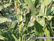 Spanner erwischt mich mit Maiskolben in meiner Fotze! 2/16