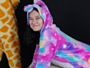 Давлюсь от глубокой глотки, ведь его член огромный 1/16