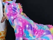 Давлюсь от глубокой глотки, ведь его член огромный 9/16