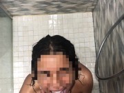 Je la baise dans la douche de ses parents 12/16