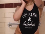 Caramel Vibrating Pussy in Shower 1/16