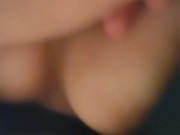 ขอให้พี่สาวเลี้ยงของเธอขึ้นมาและรับกระเจี๊ยวของเธอเพื่อแลกกับการเก็บเป็นความลับโดยไม่บอกแม่ของเธอ สุ 11/16