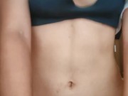 ขอให้พี่สาวเลี้ยงของเธอขึ้นมาและรับกระเจี๊ยวของเธอเพื่อแลกกับการเก็บเป็นความลับโดยไม่บอกแม่ของเธอ สุ 15/16