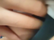 ขอให้พี่สาวเลี้ยงของเธอขึ้นมาและรับกระเจี๊ยวของเธอเพื่อแลกกับการเก็บเป็นความลับโดยไม่บอกแม่ของเธอ สุ 4/16