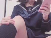 【盗撮】がパンツ丸見えでスマホいじってる所を盗撮した 12/16