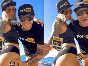 Owiaks are celebrating 25k subscribers on Pornhub