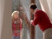 OLD4K. Hussy demonstrates her opening to the older guy who bangs it 1/16