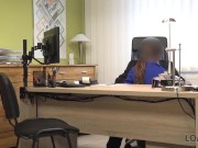 LOAN4K. Une nana aux gros seins a des relations sexuelles pour qu'elle paie pour le travail des sein 9/16