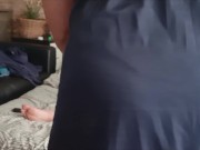 Saco mi polla mientras veo EL JUEGO DEL CALAMAR. Mi madrastra no puede creerlo... 5/16