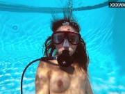 Enjoy this juicy babe Lana with toys in the pool 15/16