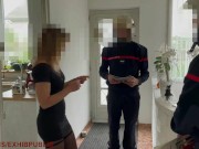 les pompiers vendent leur calendriers, je m'exhib devant eux et ils me sperme 2/16