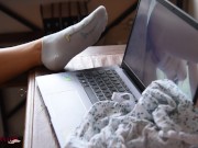 Cute Teen Masturbates Watching Porno 6/16