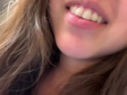 Convenzo a mi hermanastra de mamarme la verga por $10 dolares 6/16