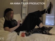 Skater Girl Gets Horny and Rides Hard 1/16