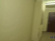 DEBT4k. Mädchen hat kein Geld um Schulden zu bezahlen und der Sammler fickt sie 2/16