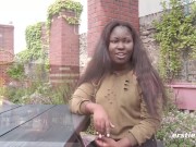 21-Jährige exotische Schönheit stellt sich vor 4/16