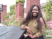 21-Jährige exotische Schönheit stellt sich vor 6/16