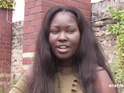 21-Jährige exotische Schönheit stellt sich vor 9/16