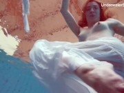 Lonely hot girlfriend Diana Zelenkina in the Czech swimming pool 13/16