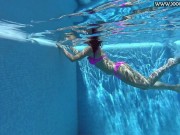 Russian pornstar Jessica Lincoln gets horny underwater 4/16