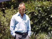 DADDY4K. Mädchen ist auf einen angenehmen Akt mit dem Stiefvater ihres Freundes vorbereitet 5/16