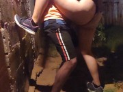 Vendedora de café venezolana culea en un callejón por unos dólares 13/16