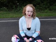 Sarah Shows Us How She Masturbates 11/16