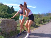 Entrano in casa sua e gli succhiano il cazzo - Arrapate in un trio DIALOGUE ITA 1/16