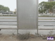 A vísperas de navidad, latina ambulante recibe su pedazo de carne 2/16