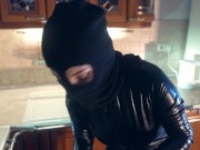 The policeman caught the robber in the apartment 2/16